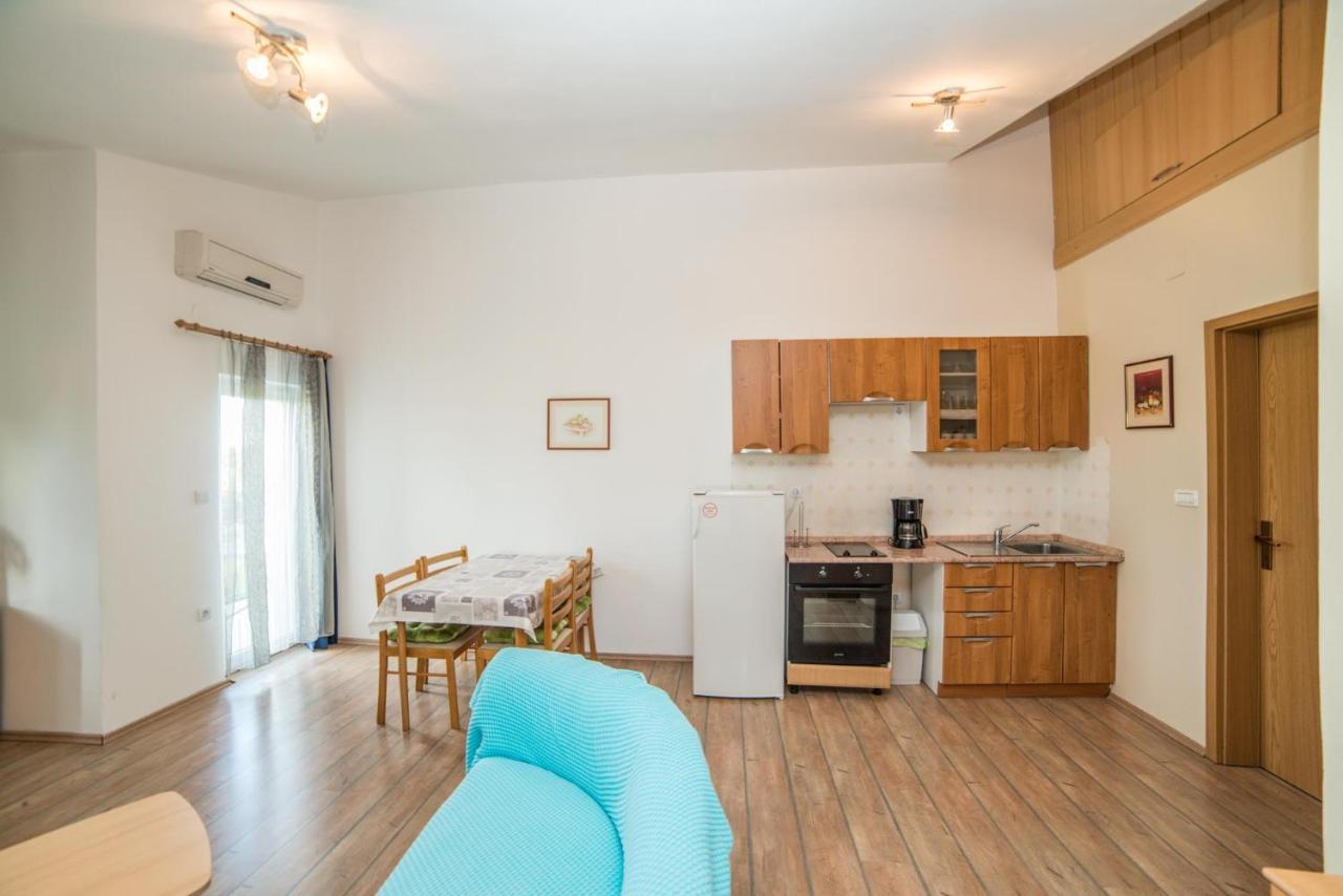 Apartments Durda Fažana エクステリア 写真
